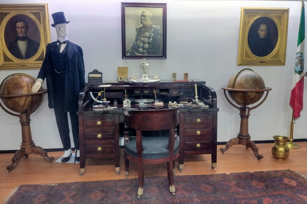 36층에 있는 "Museo Bicentenario", 무료 입장권.