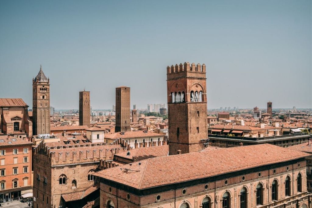 시계탑에서 바라보는 볼로냐 스카이라인