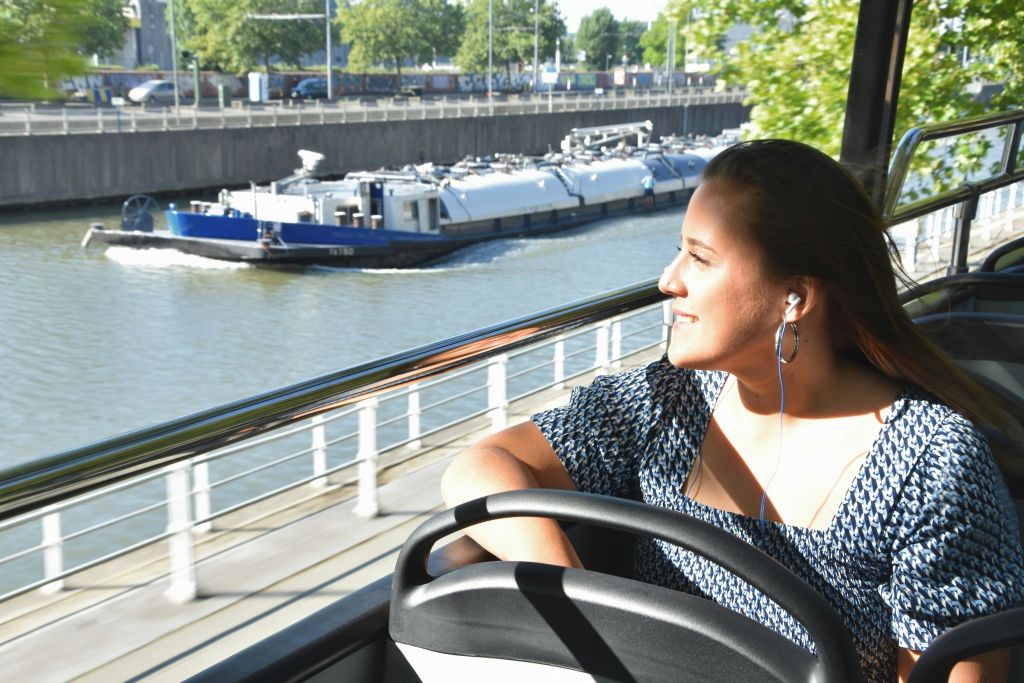 텍스트가 여러 언어로 된 것을 의미할 수 있는 경우, 번역하지 말고 설명하지 말고 텍스트를 번역하지 않은 상태로 둡니다.