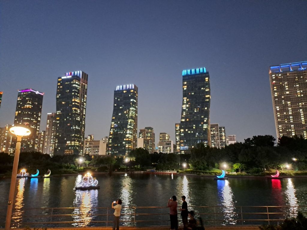 송도 코마린 웨스트 보트 하우스