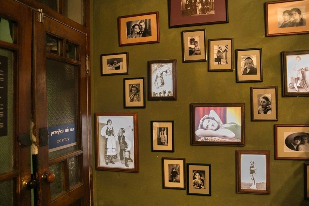 쉰들러 공장 전시회