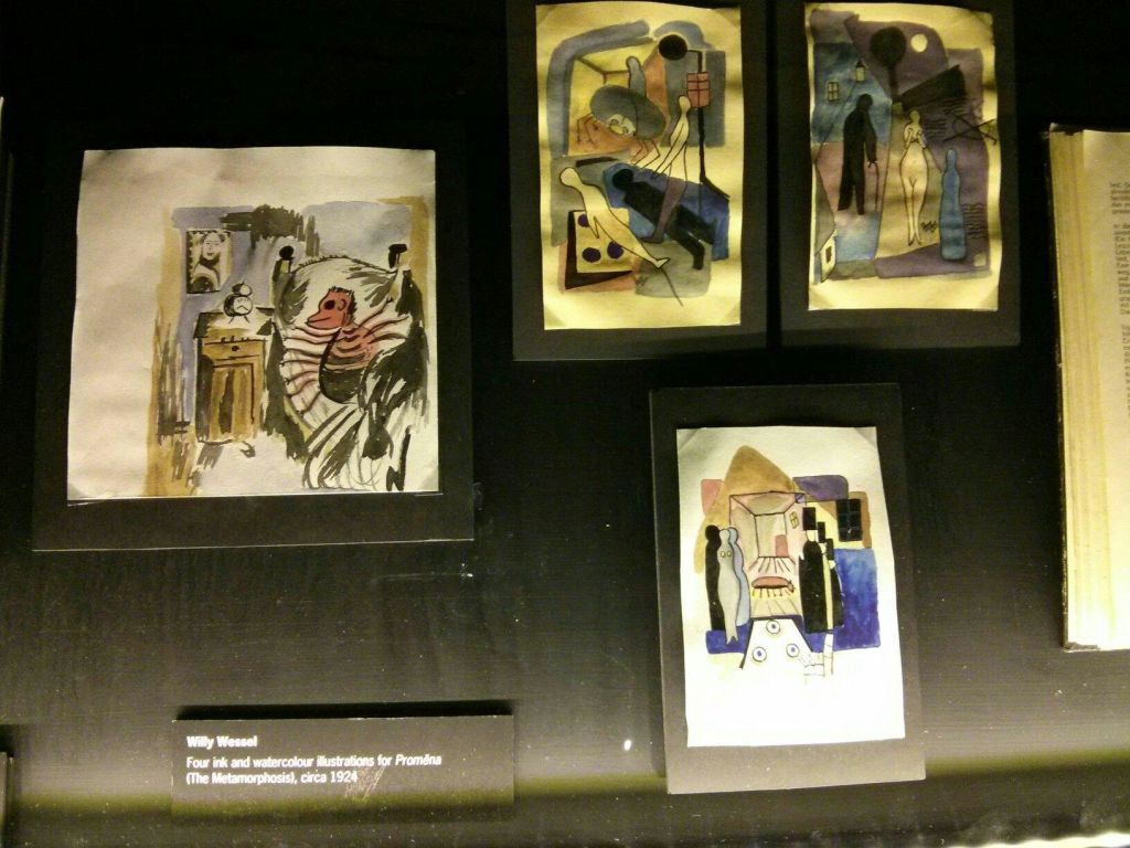 검은색 배경에 "Willy Wessel, 1928년경" 이라는 라벨이 표시된 4개의 추상 잉크 및 수채화 일러스트레이션.