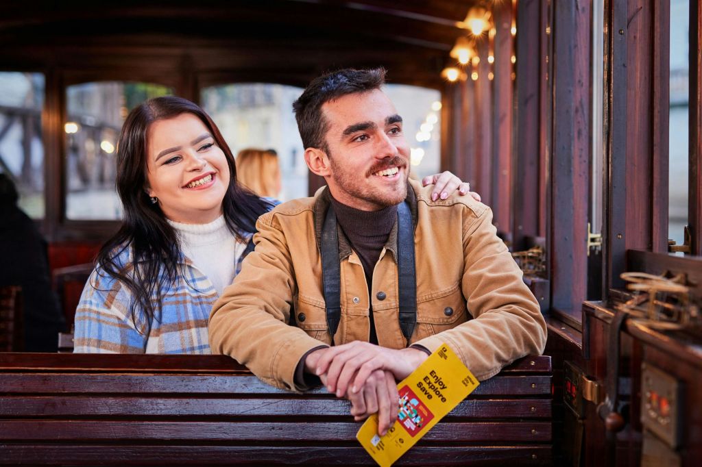 프라하 베네치아는 잊을 수 없는 크루즈를 제공하며 프라하 비지터 패스로 무료입니다.