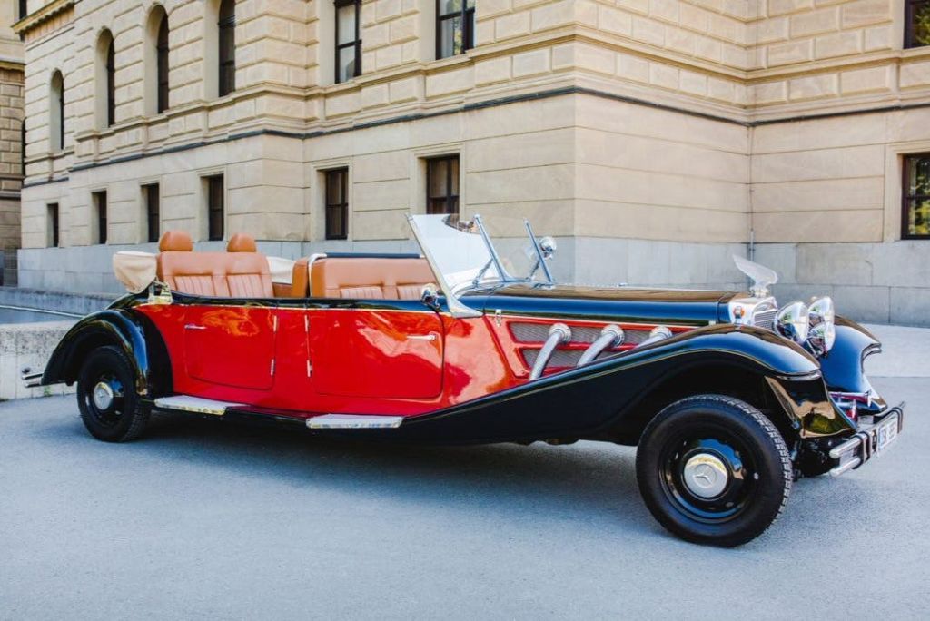 빈티지 자동차로 즐기는 카를슈테인 성 투어