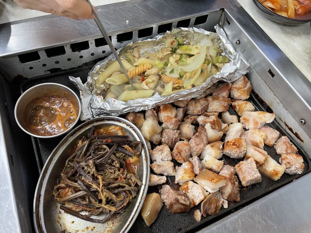 운산 식당