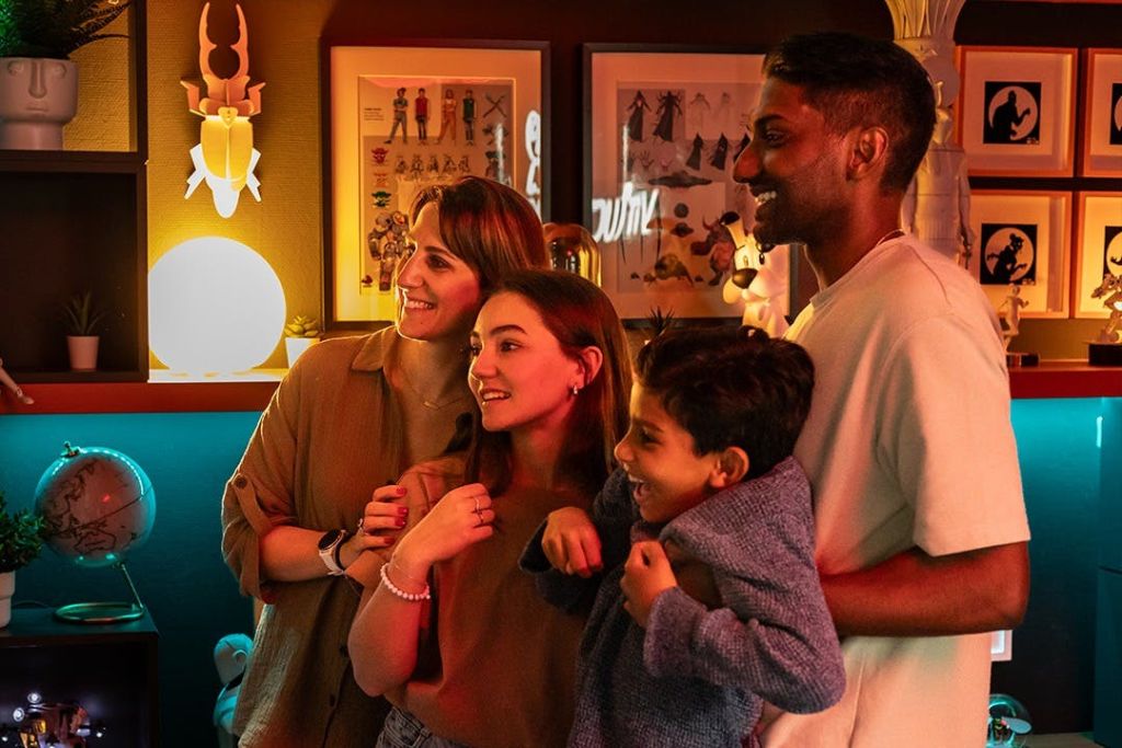 기념 사진 찍는 가족