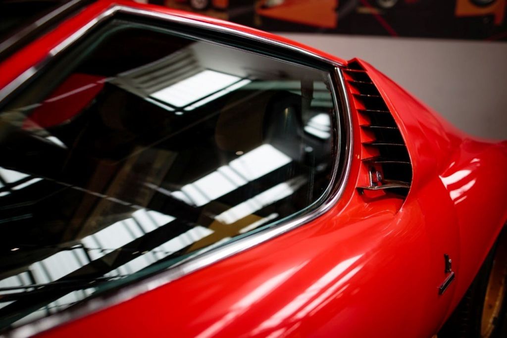 람보르기니의 오래된 자동차