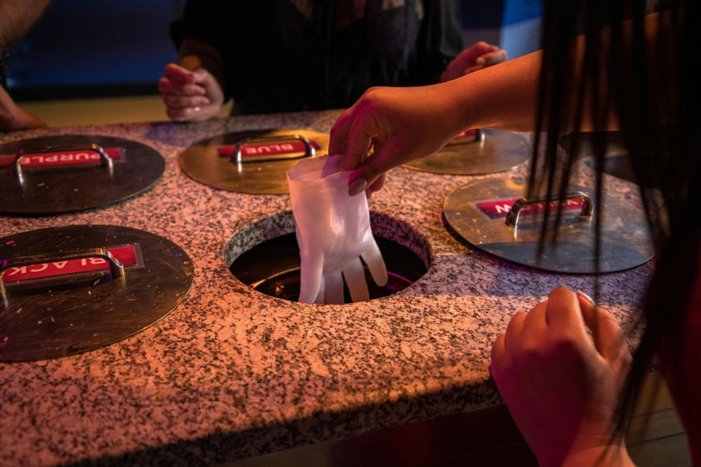 두바이 마담투소 일반 입장 + 왁스핸즈 콤보