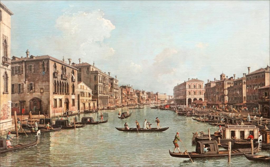 곤돌라와 노 젓는 배, 양쪽에 화려한 건물, 부분적으로 흐린 하늘이 있는 베네치아 대운하의 역사적인 그림입니다.
