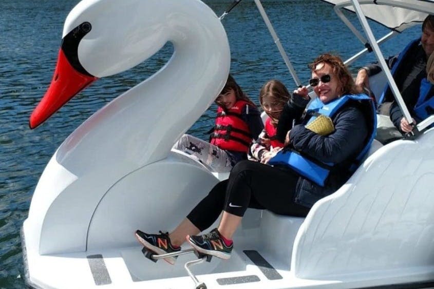 휠체어로 즐기는 레인보우라군 백조 보트 투어