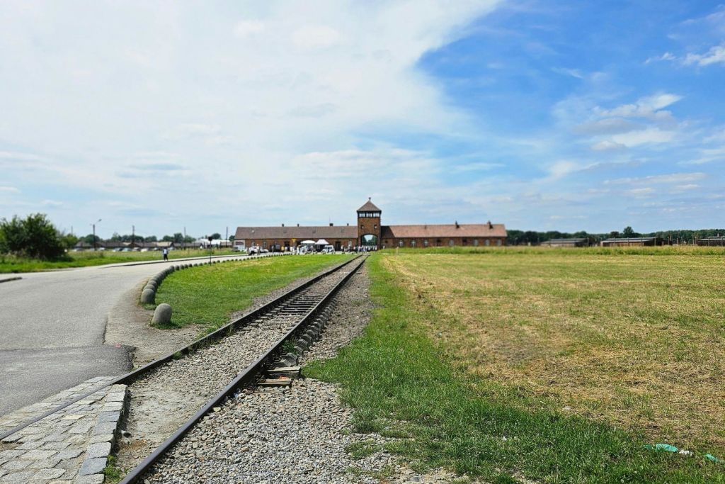 비르케나우 정문