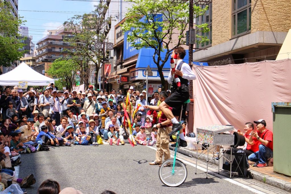 다이노게의 퍼포먼스