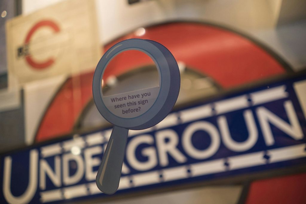 런던 교통 박물관의 런던 언더그라운드 라운드엘