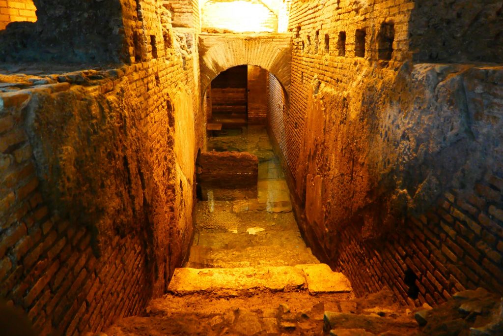 지하, 비쿠스 카프라티우스 (Vicus Capratius)