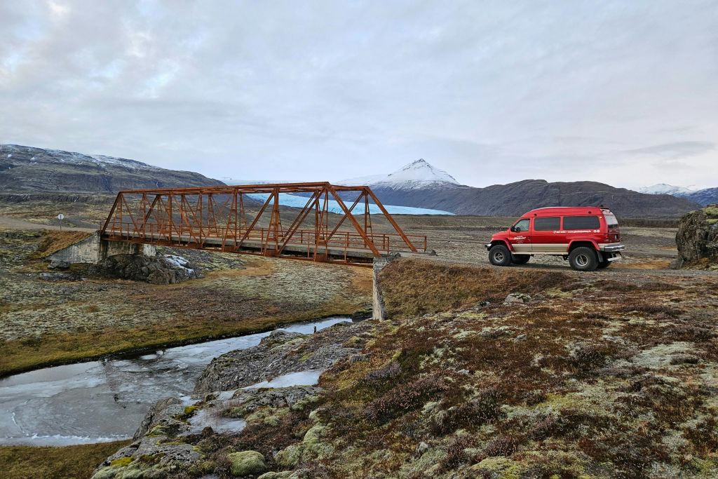 아름답고 오래된 다리