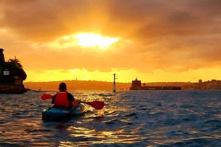 새벽색이 화려합니다.