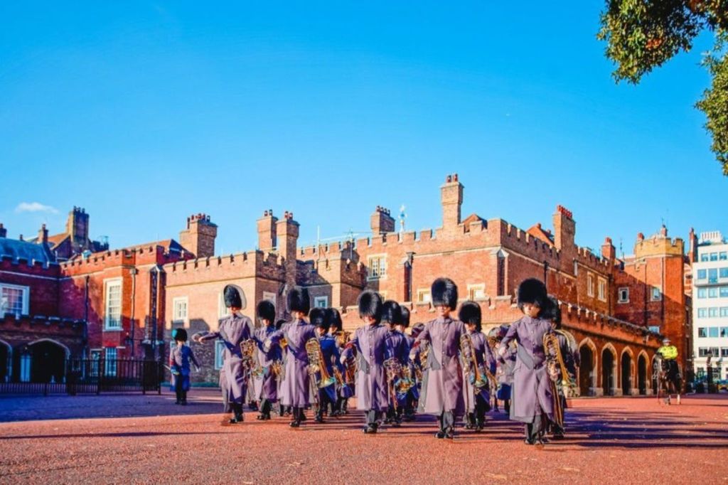 8가지 영국 음식을 먹고 30개 이상의 런던 명소를 둘러보는 도보 투어!