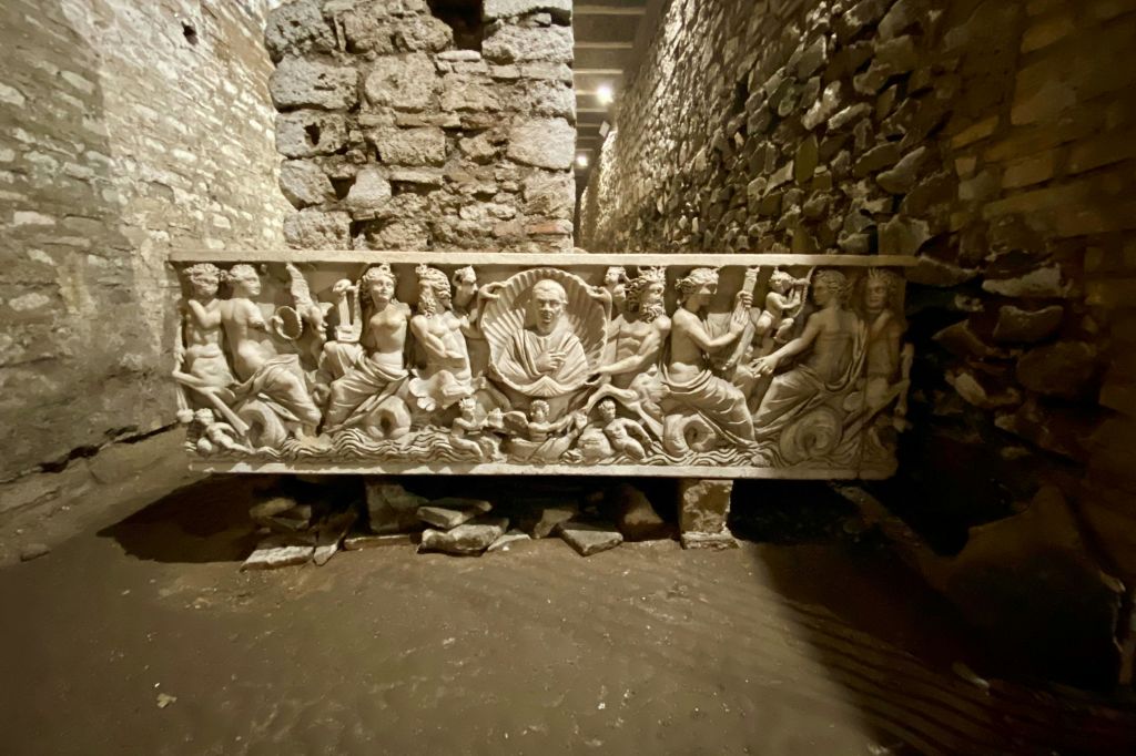 트라스테베레의 성크리소고노 대성당 지하