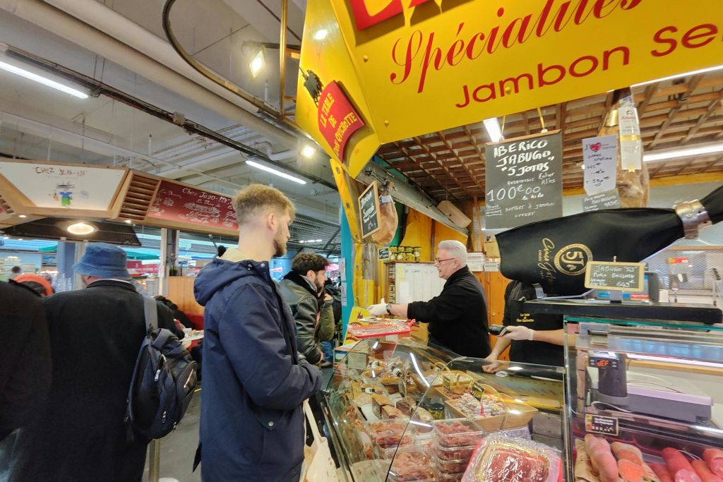 시장의 일부 공급업체에 대해 알아보세요.