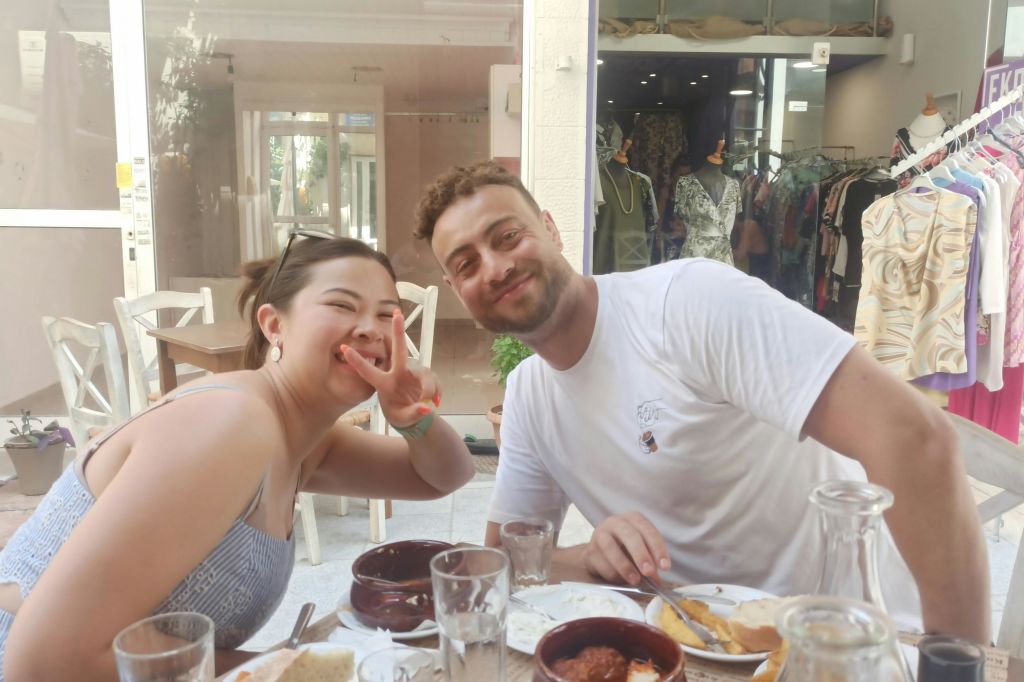 투어를 즐기는 게스트