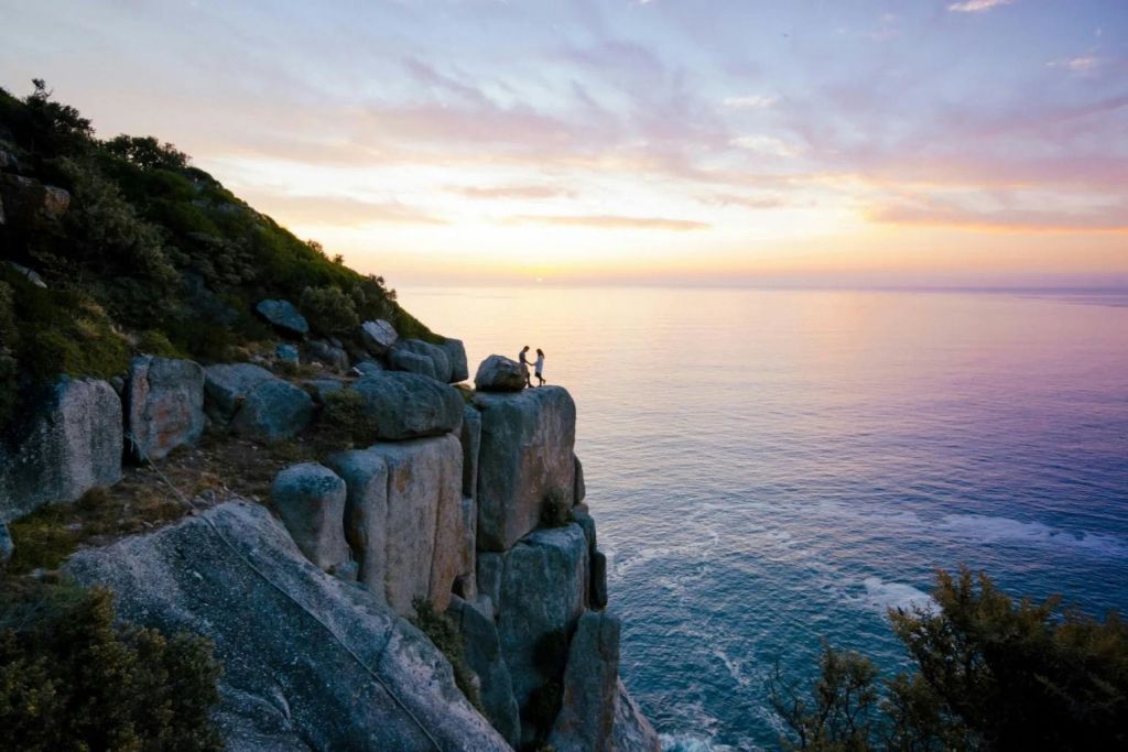 테이블 마운틴의 절벽에서 만나는 친밀한 순간