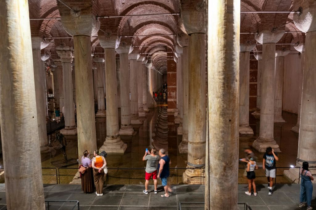 바실리카 수조 기둥