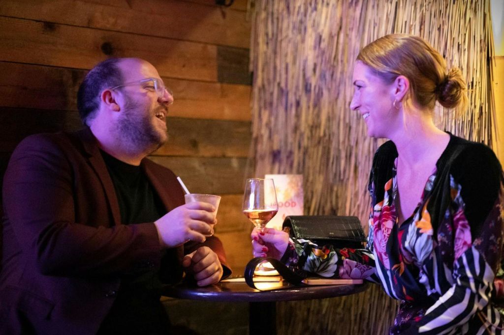 전 세계에서 온 새로운 친구를 사귀세요