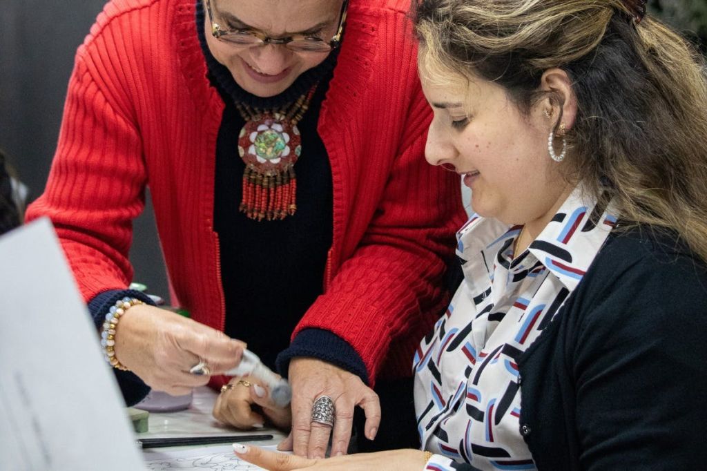 도무스 아르테에서 타일 페인팅 배우기