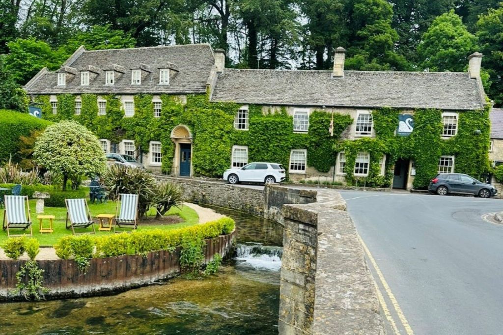 코츠월즈 빌리지