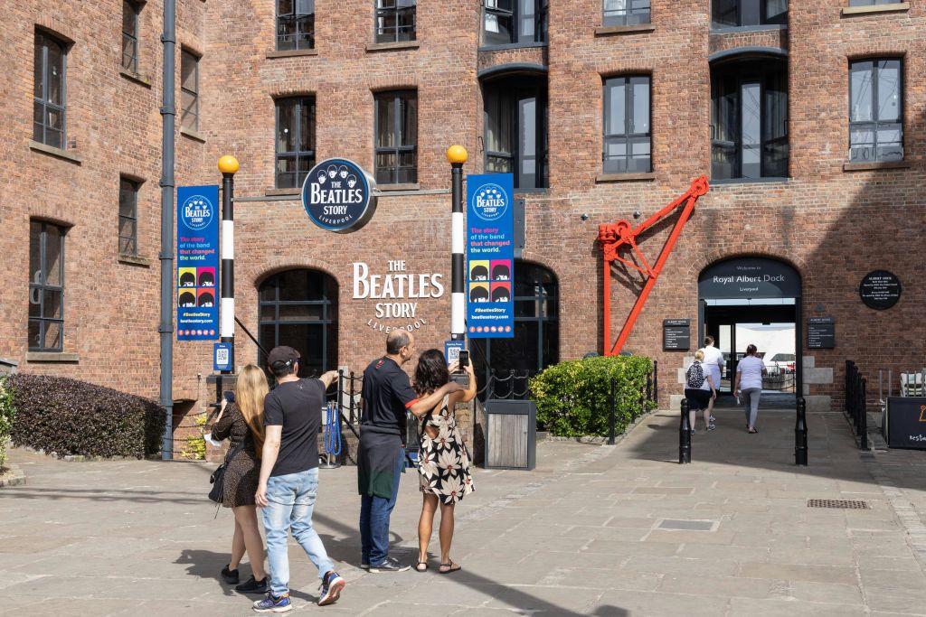 엔트라크네미술관