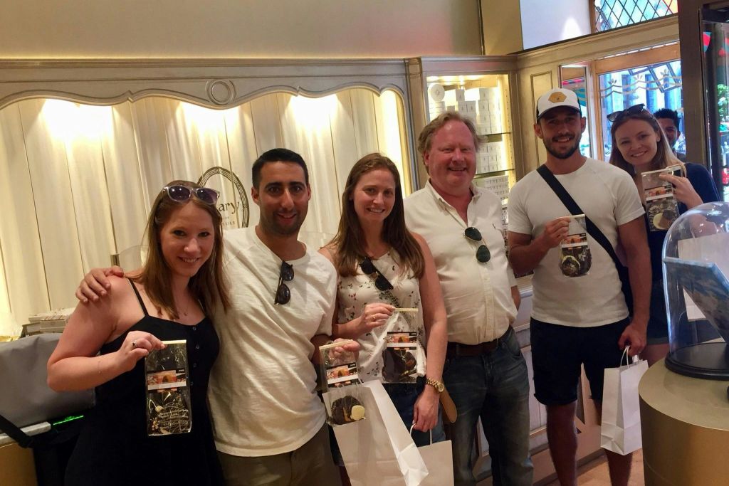 초콜릿 매장에서 그룹 활동하기