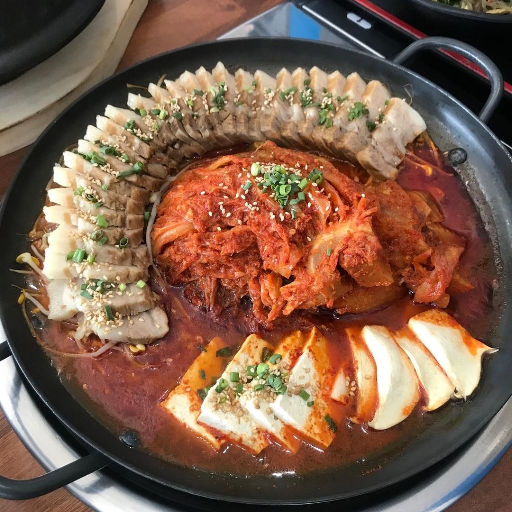 백년 본가 김치찜