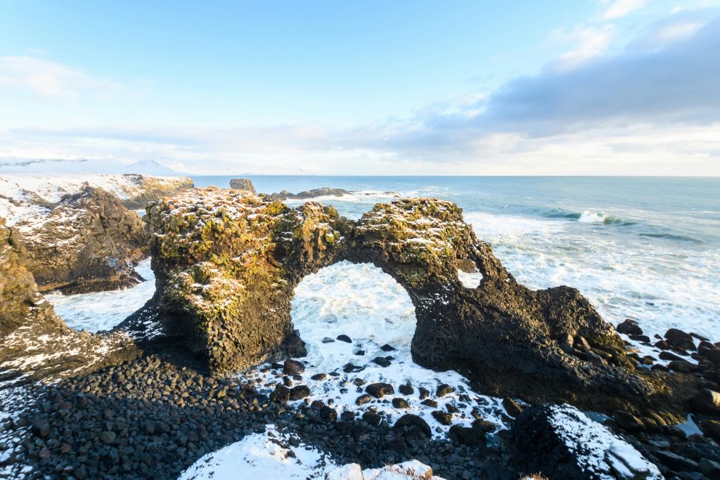 아르나르스타피 해안 절벽 투어