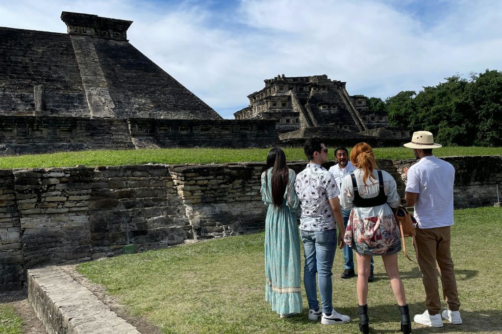 가이드와 함께하는 엘타진 투어
