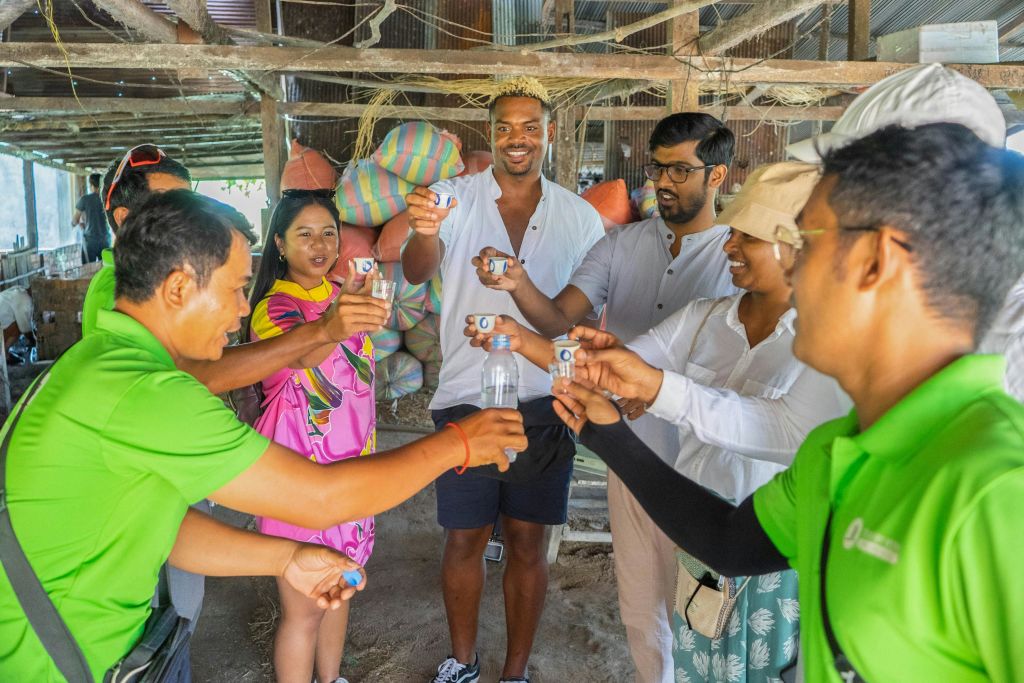 현지 라이스 와인 증류