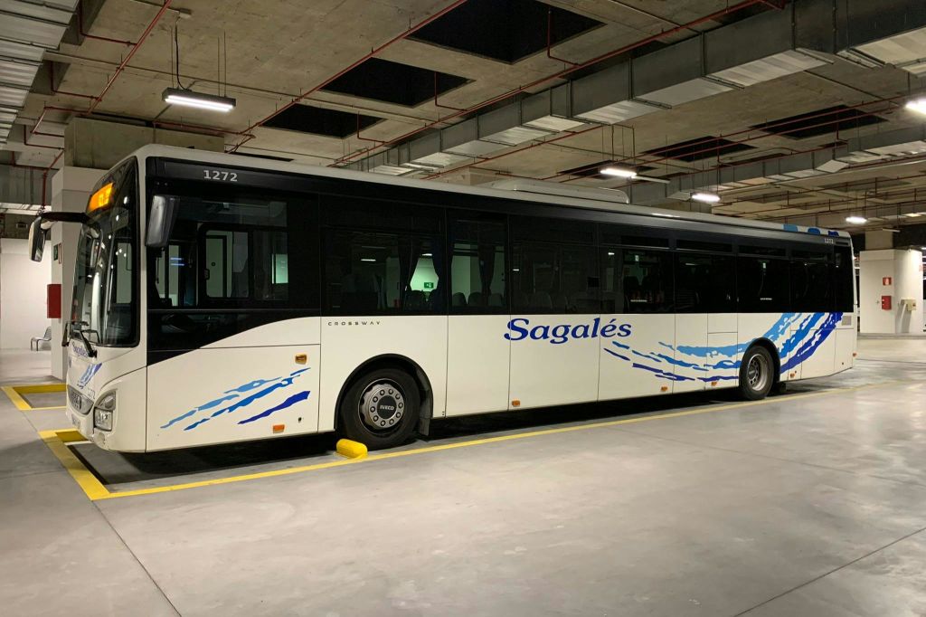 바르셀로나 사갈레스 버스 - 히로나