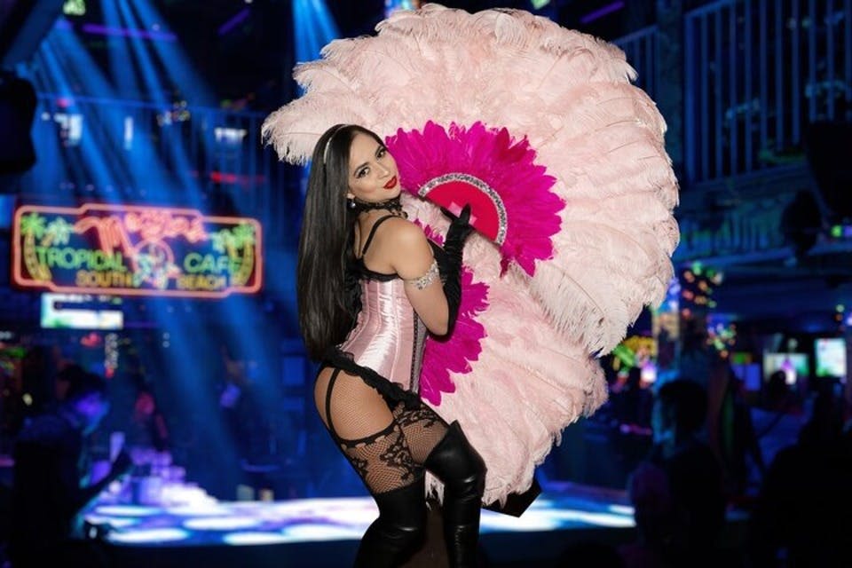 망고의 열대 카페