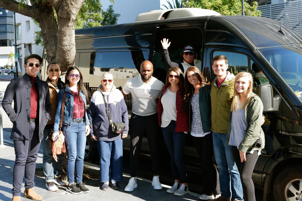 할리우드 명예의 거리에서 멋진 그룹을 만나보세요!