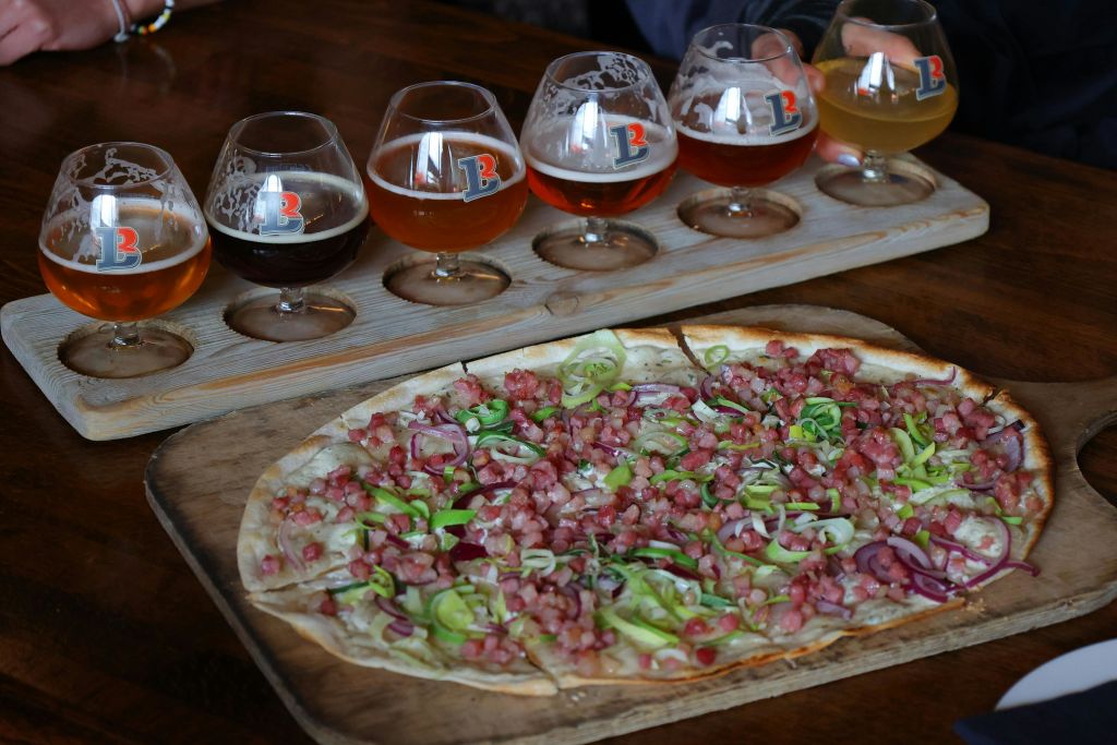 플람쿠헨과 맥주