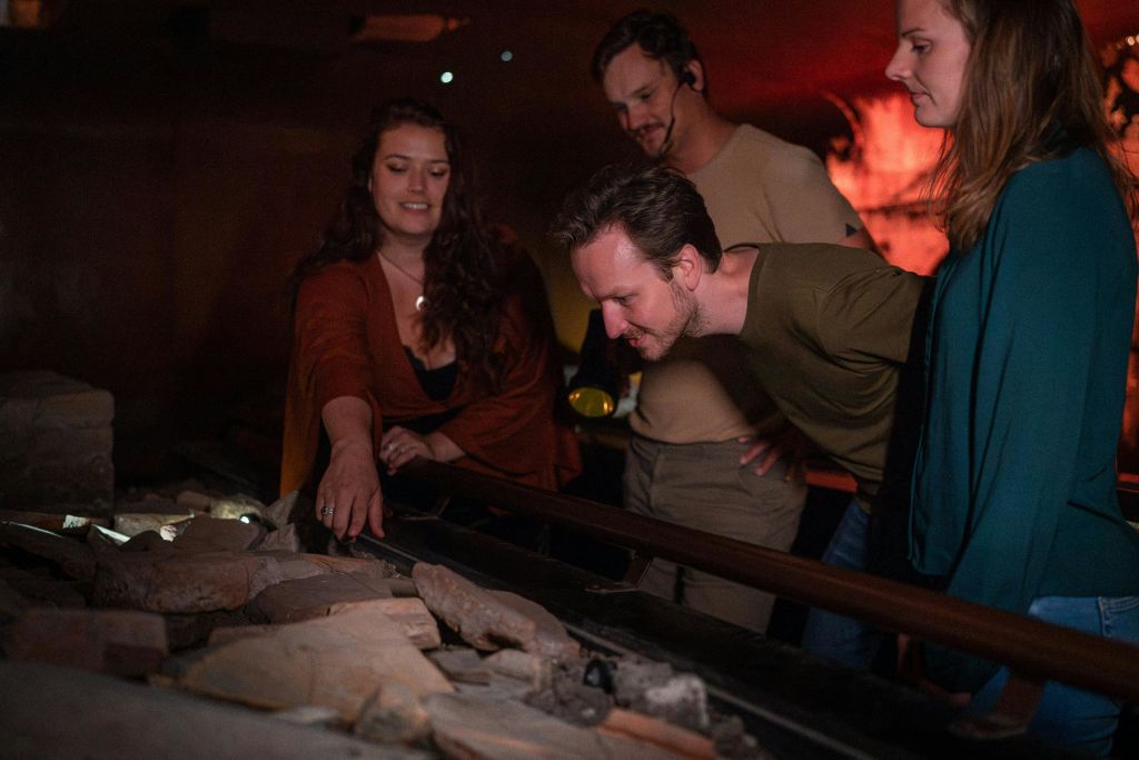 가이드와 함께 둘러보세요