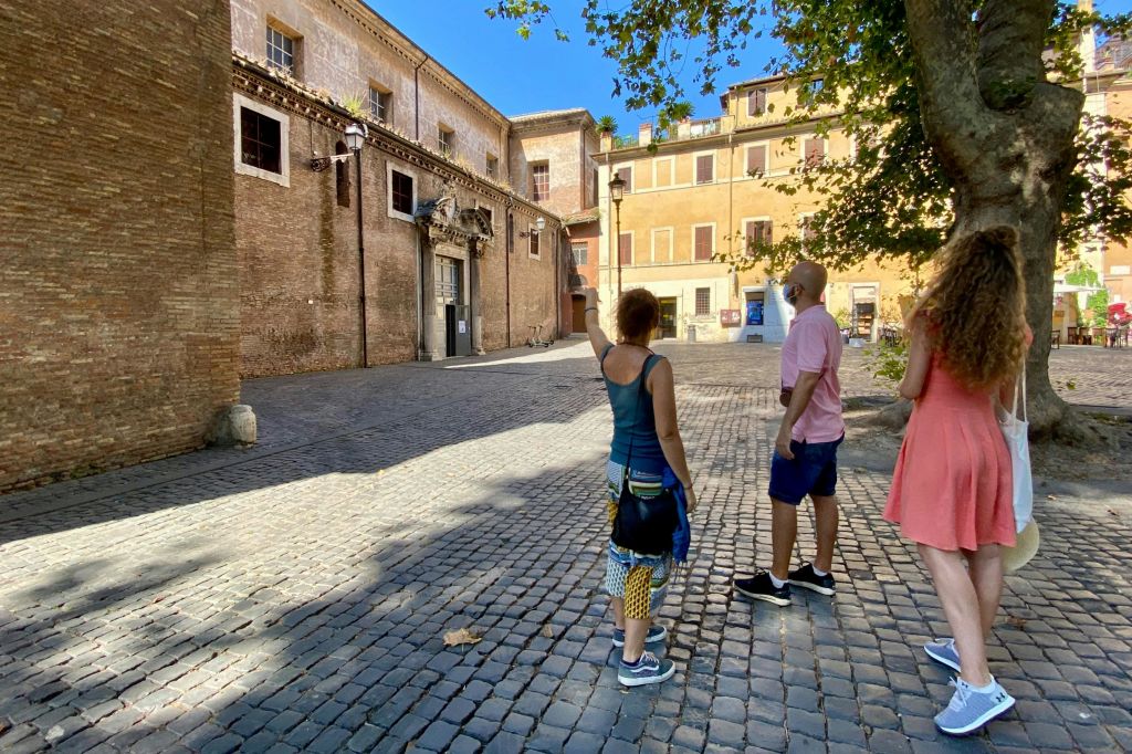 로마 트라스테베레의 성 크리소고노 대성당 밖