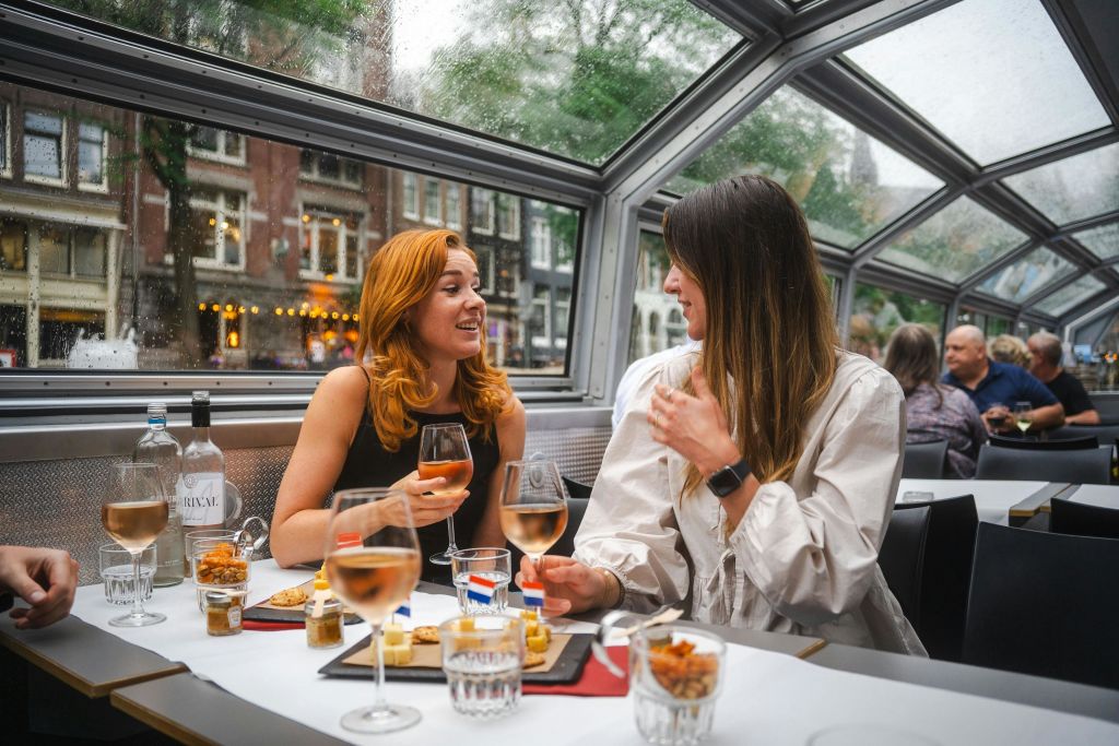 운하 투어 + 와인