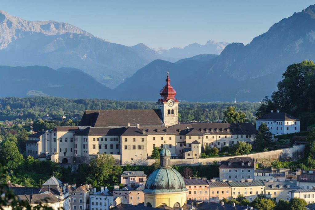 슈니첼과 국수가 함께하는 사운드 오브 뮤직 투어