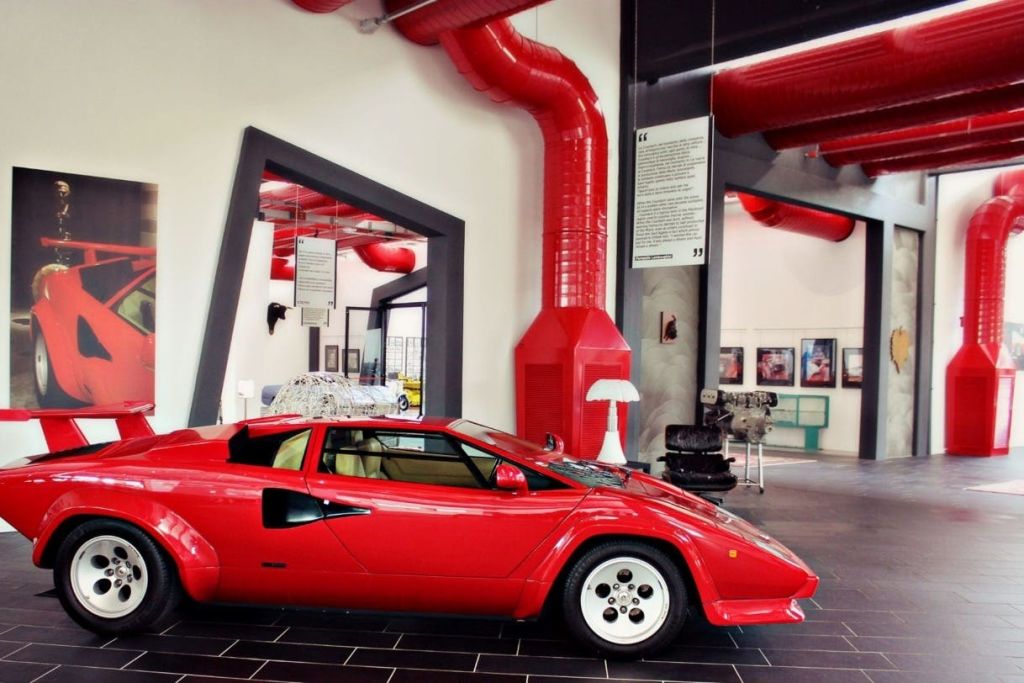 람보르기니의 오래된 자동차