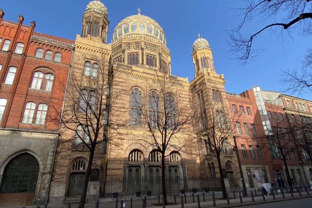 크리스탈나흐트-베를린의 깨진 유리의 밤.