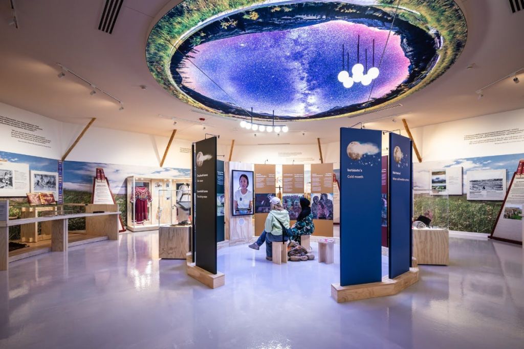 새 전시회 내부