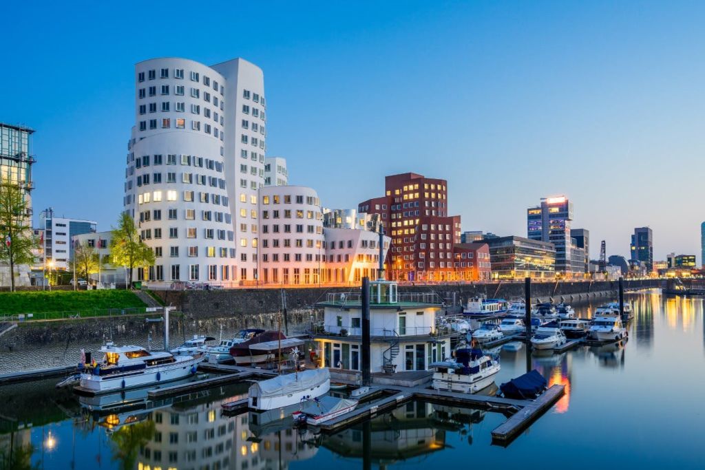 뒤셀도르프 항구