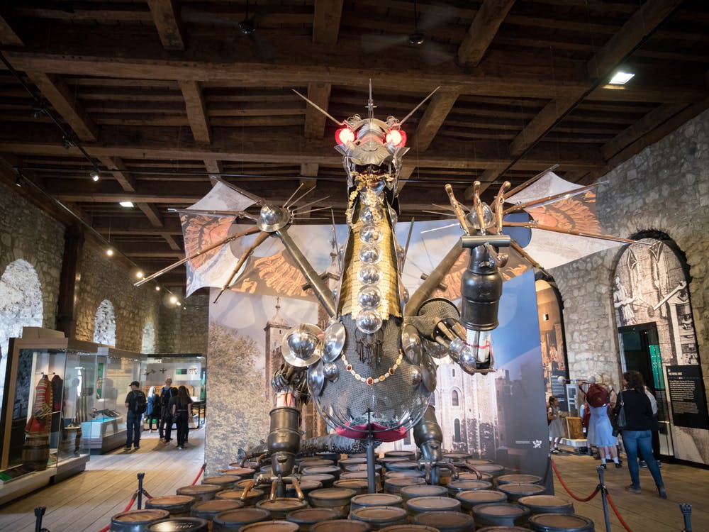 런던 타워의 왕실 갑옷