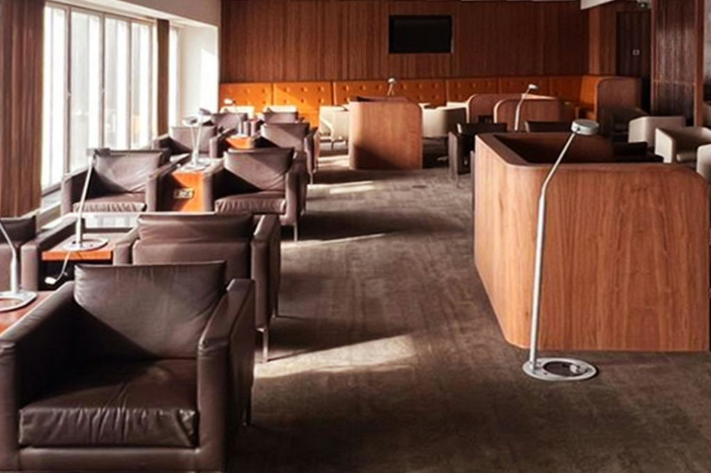 플라자 프리미엄 그룹의 블러쉬 라운지 (출발, 터미널 4)