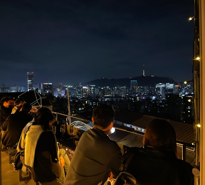 [Seoul] Romantic hike on Seoul's fortress walls & local food experience